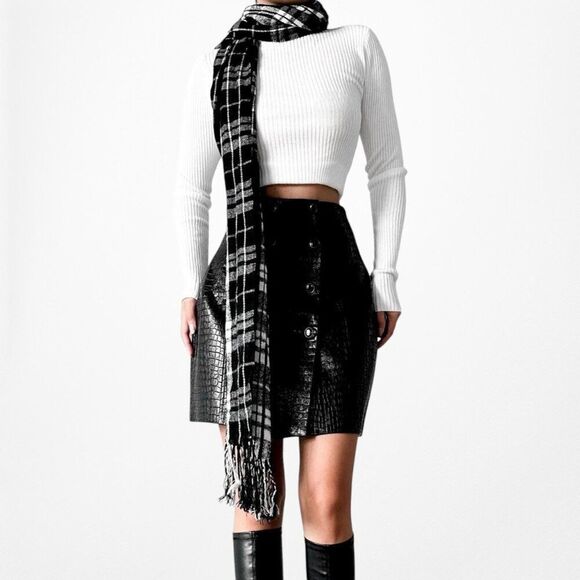 Pierre Cardin Accessories - Vintage Pierre Cardin Black Gray Plaid Checkered Print Fringe Scarf